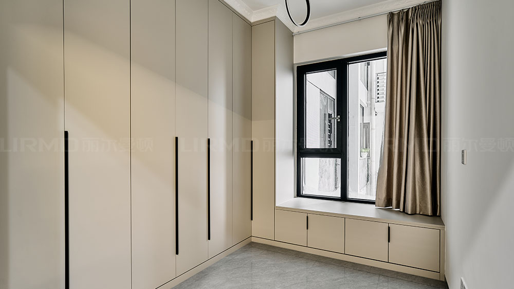 現(xiàn)代風(fēng)-薔薇國際