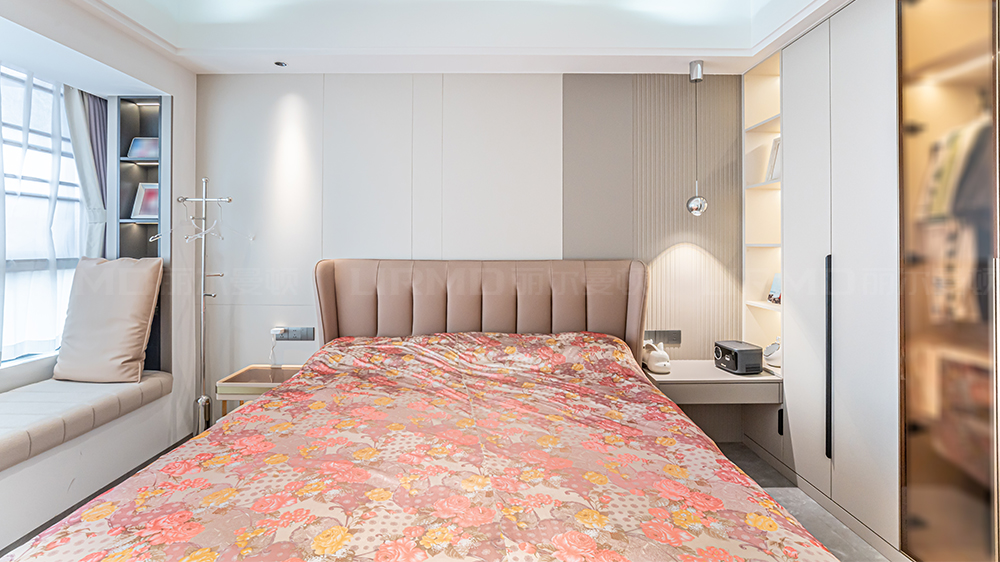 現(xiàn)代簡奢風(fēng)-金色溪泉灣